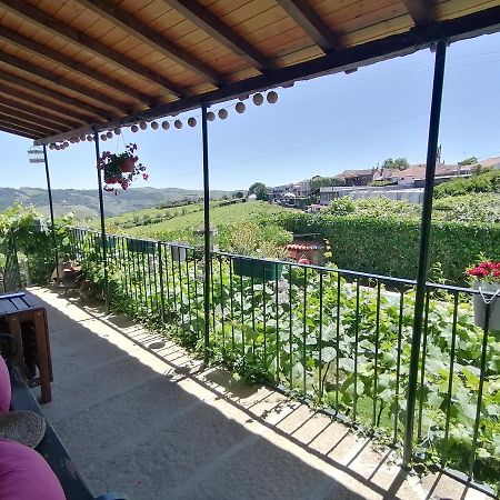 Villa O Ze Ja Dormiu Aqui à Celeiros Extérieur photo
