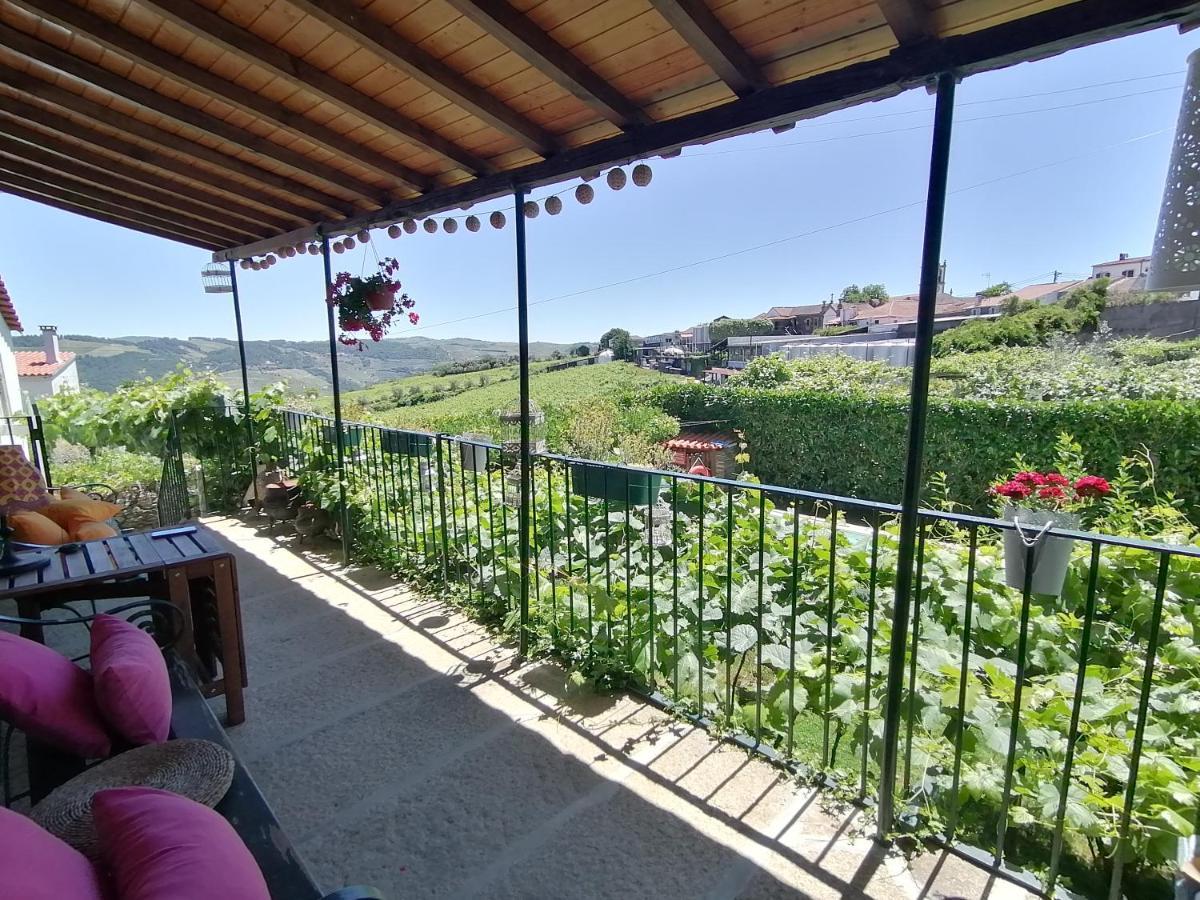 Villa O Ze Ja Dormiu Aqui à Celeiros Extérieur photo