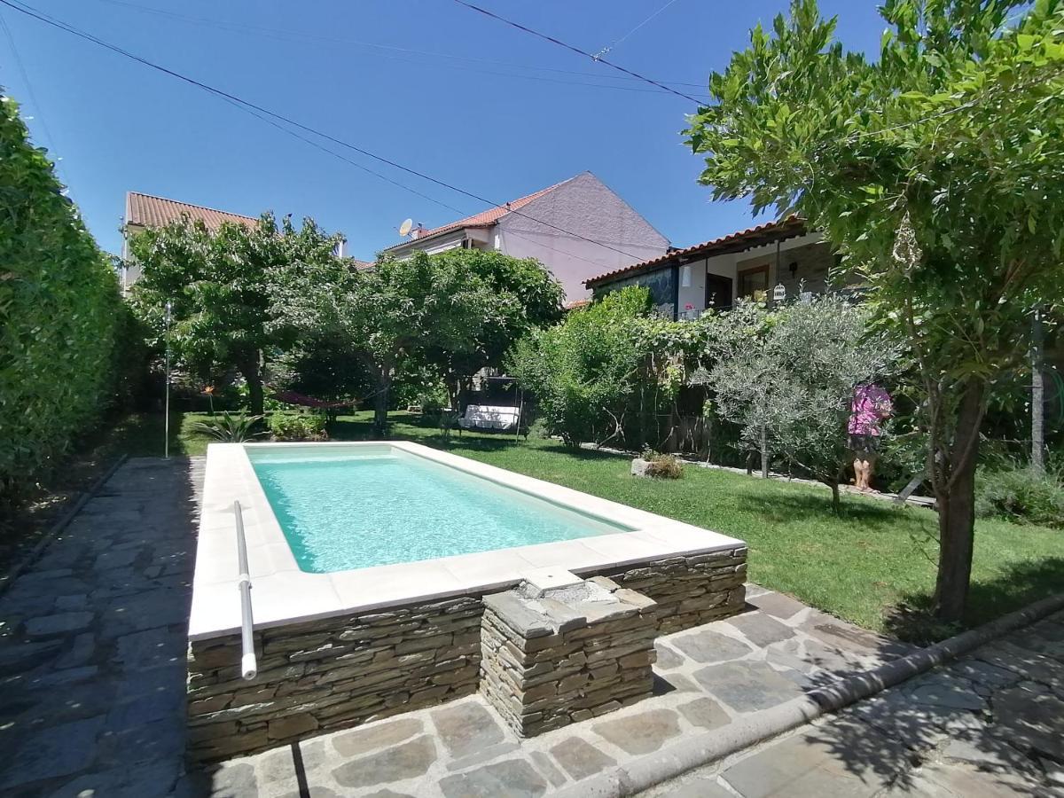 Villa O Ze Ja Dormiu Aqui à Celeiros Extérieur photo