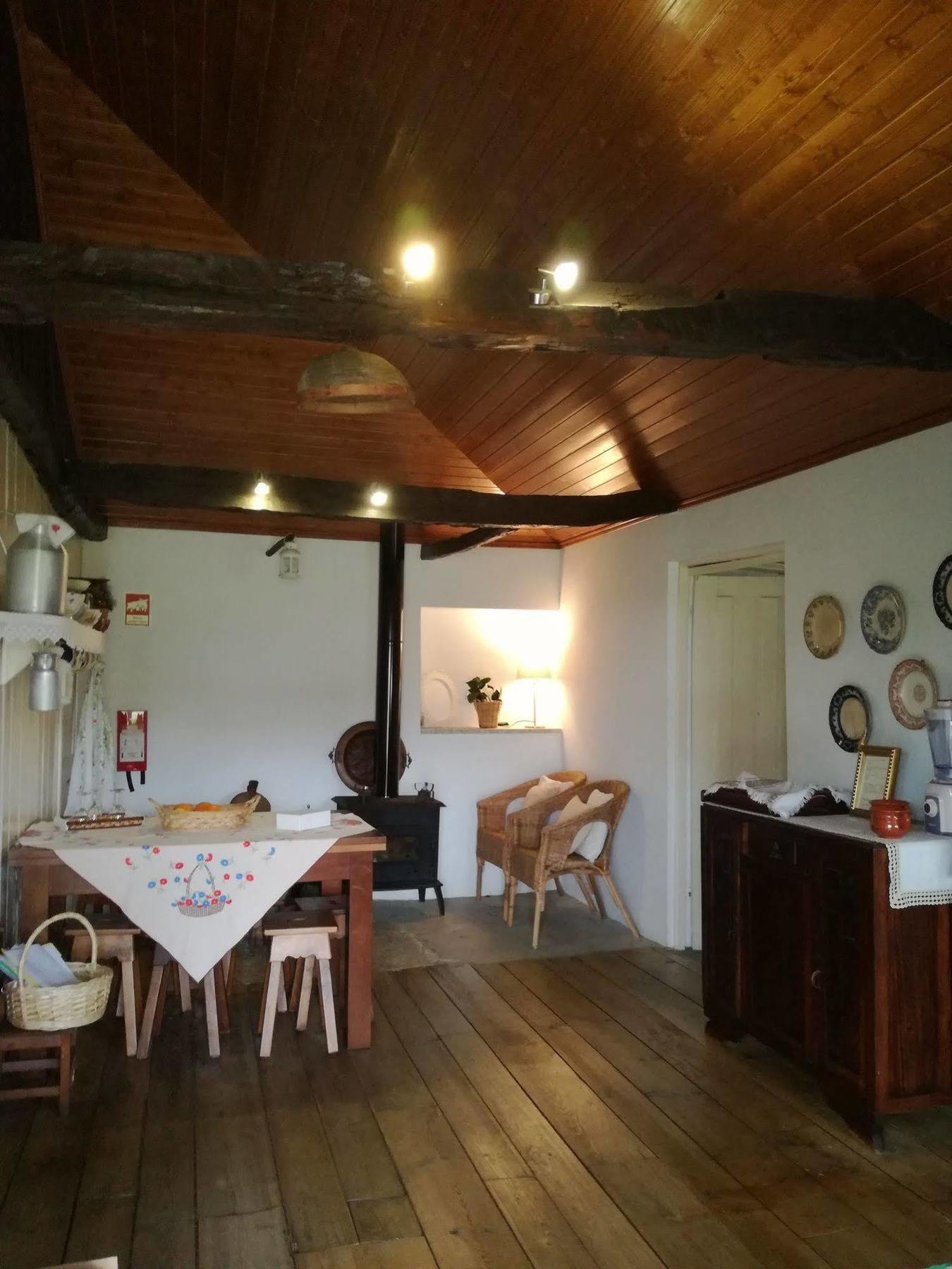 Villa O Ze Ja Dormiu Aqui à Celeiros Extérieur photo