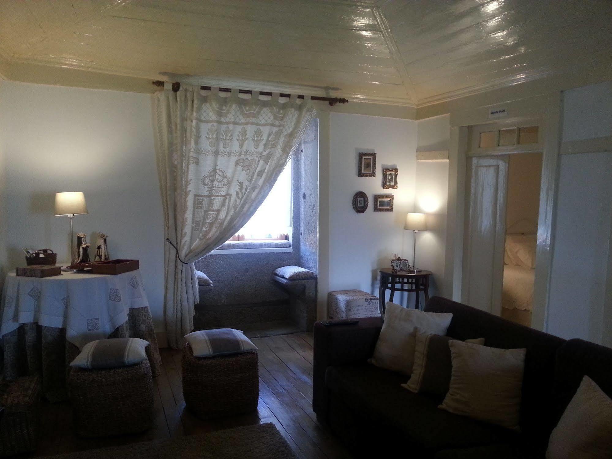 Villa O Ze Ja Dormiu Aqui à Celeiros Extérieur photo