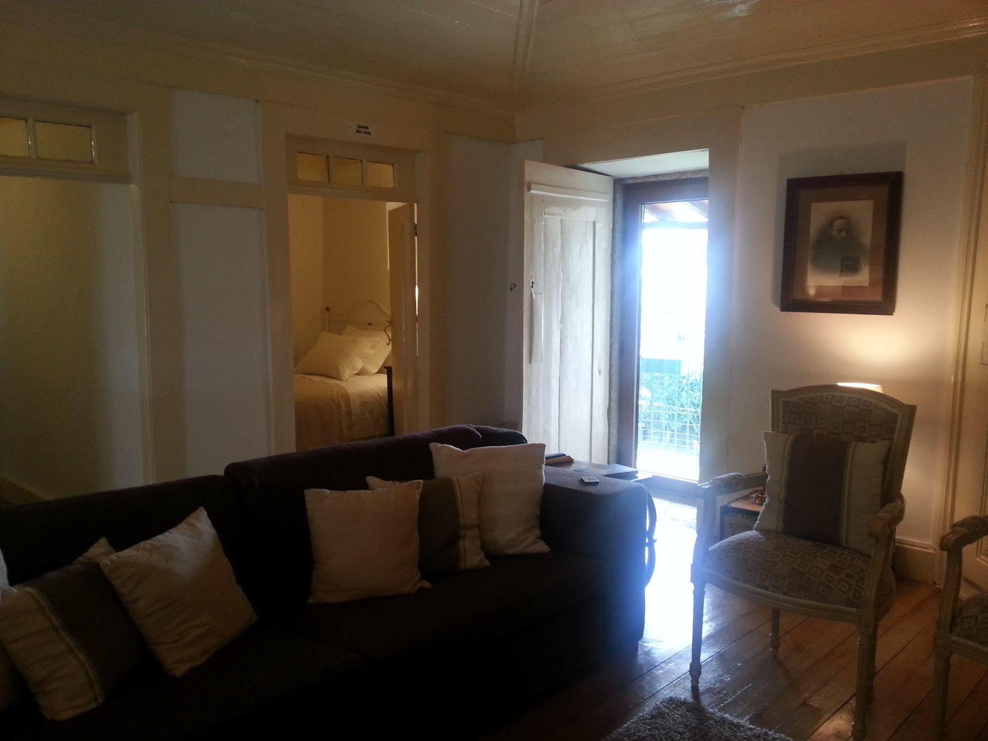 Villa O Ze Ja Dormiu Aqui à Celeiros Extérieur photo