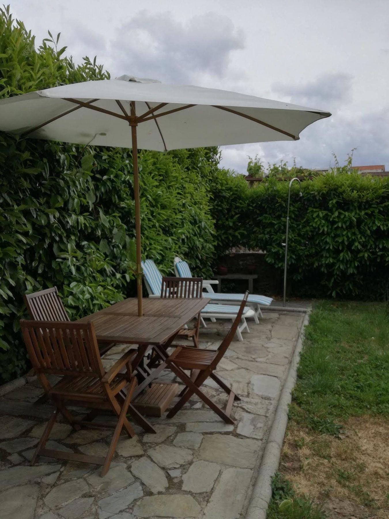 Villa O Ze Ja Dormiu Aqui à Celeiros Extérieur photo